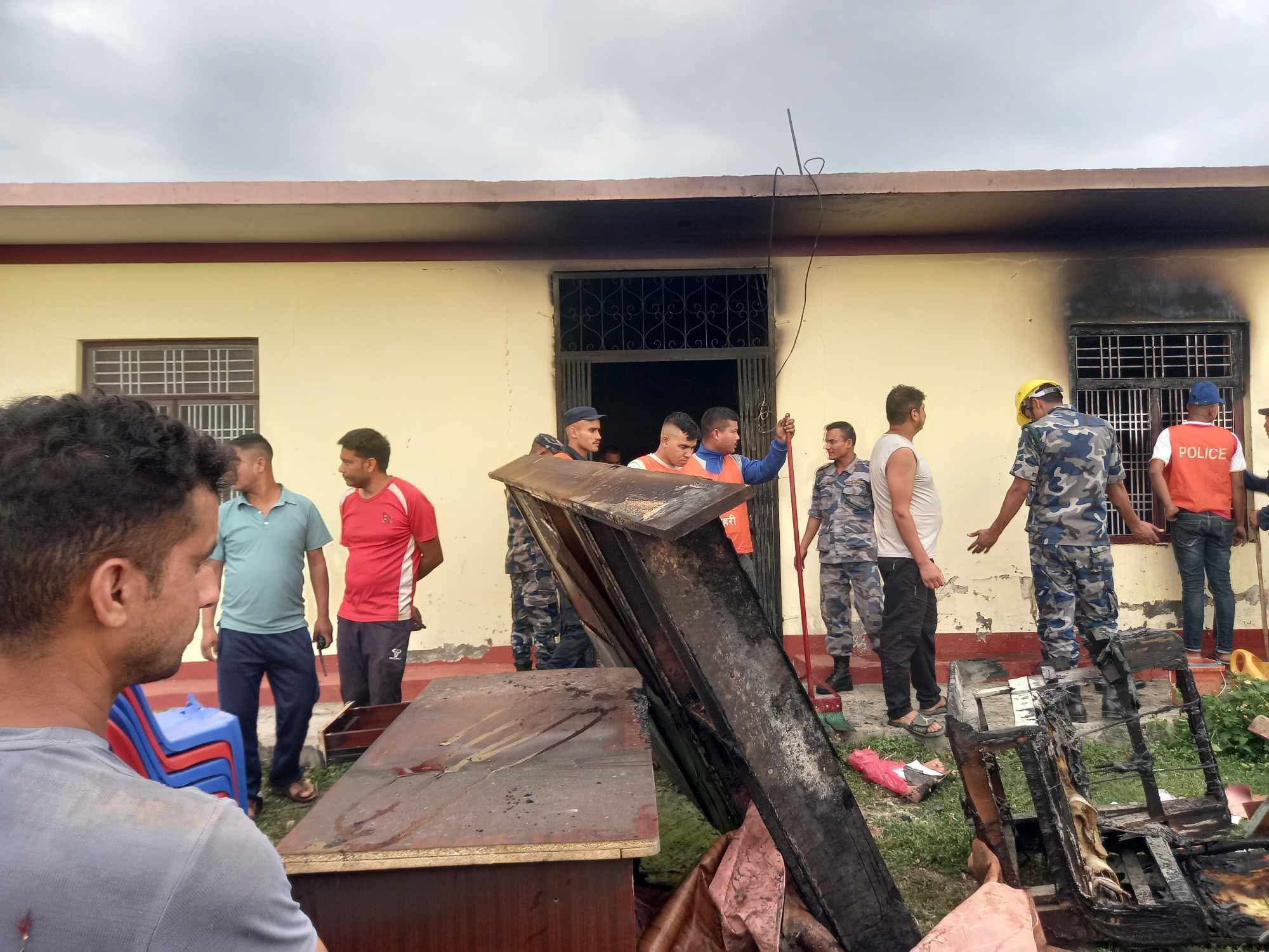 माओवादी केन्द्र बैतडीको पार्टी कार्यालयमा अज्ञात समुहद्वारा आगजनी