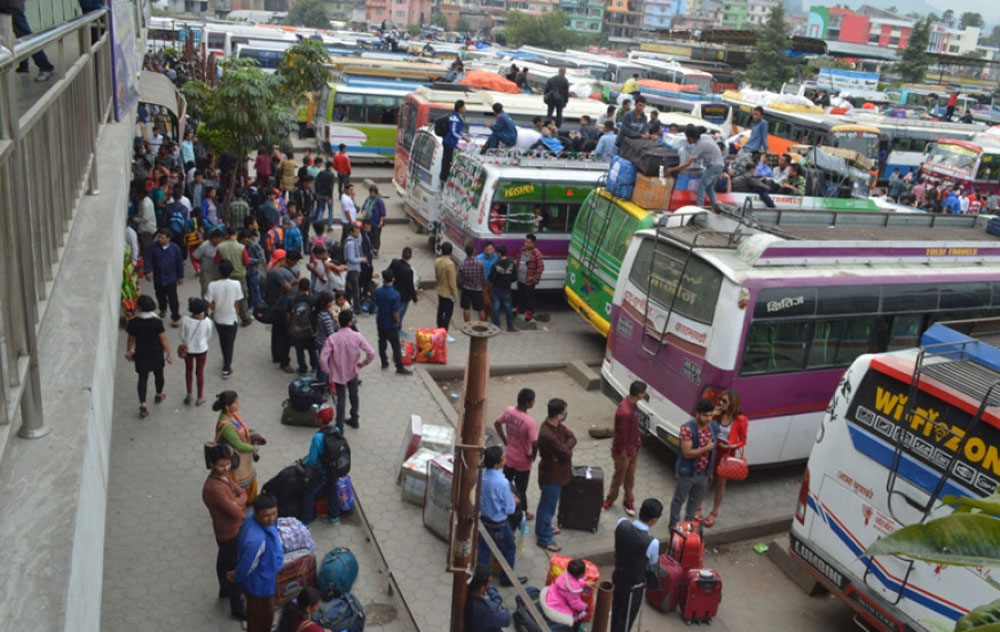 सुदूरपश्चिममा सार्वजनिक सवारी ठप्प, यात्रु समस्यामा