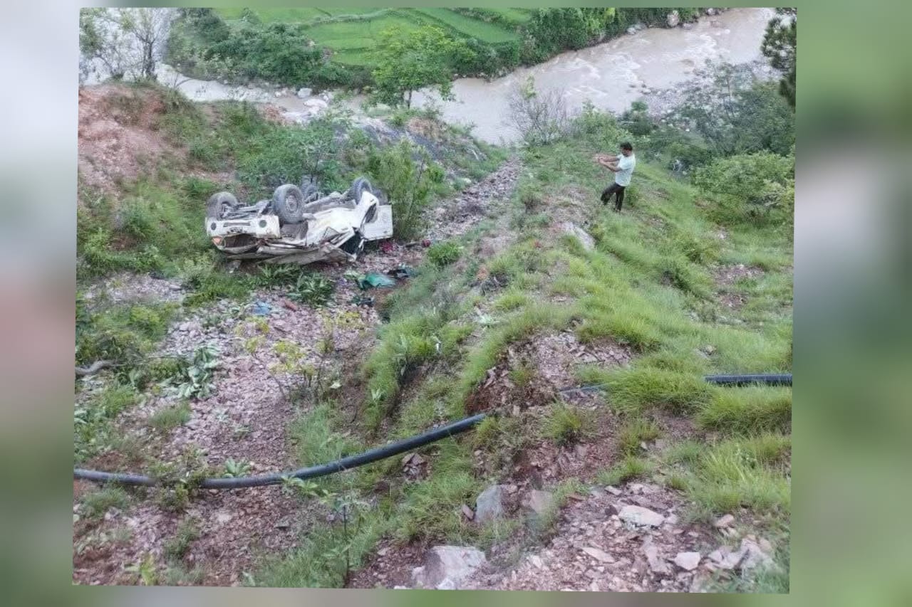 बैतडीमा जीप दुर्घटना, ८ जना घाइते,३ गम्भीर