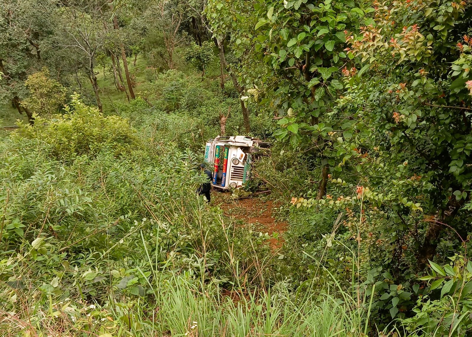 बैतडीमा जीप दुर्घटना हुँदा १२ जना घाइते,३ जनाको अवस्था गम्भीर