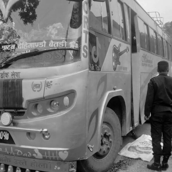 देहिमाण्डौ जात्रा हेरेर फर्किने क्रममा बसले ठक्कर दिदा एक महिलाको मृत्युु