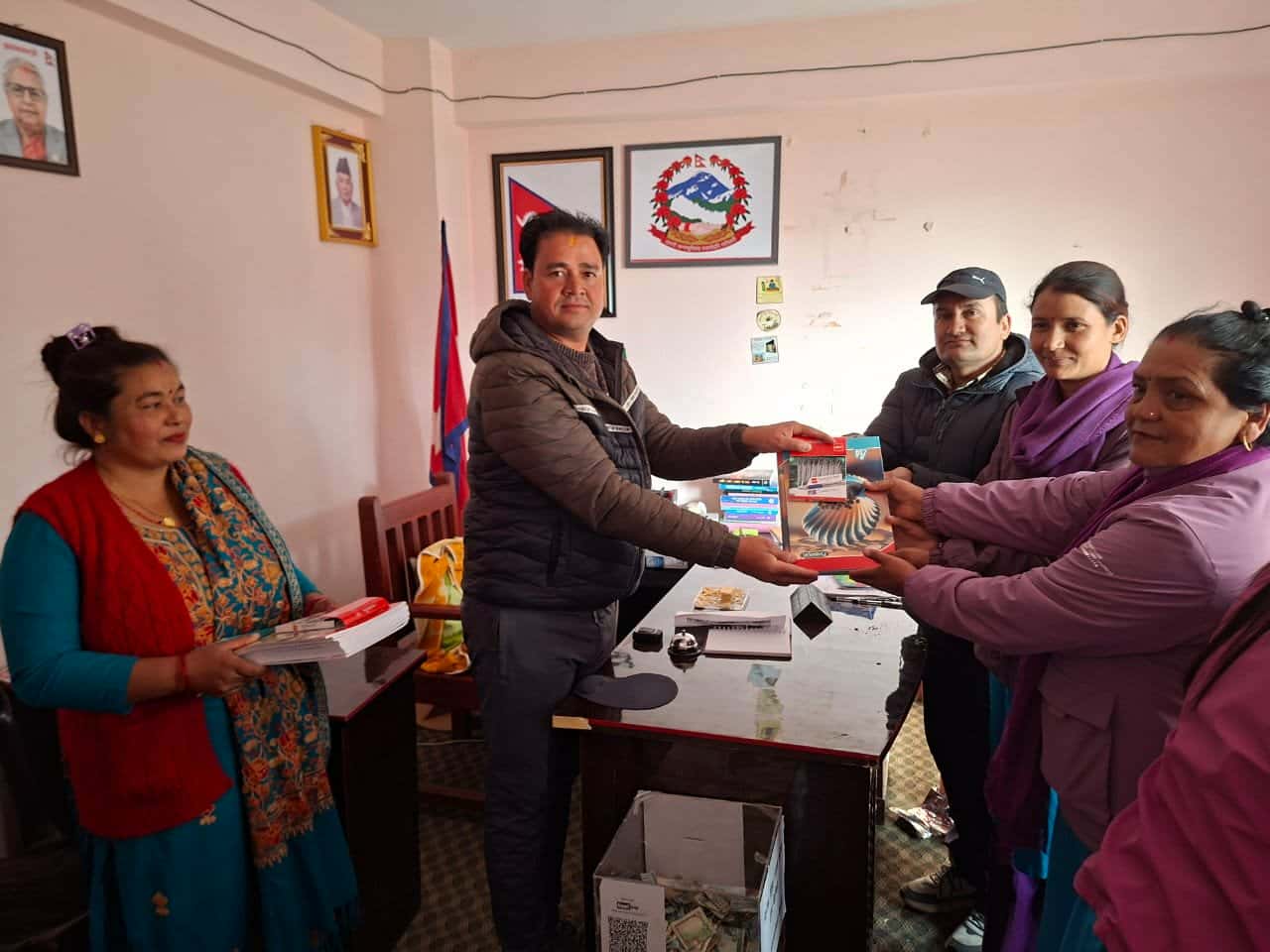 बैतडीको पाटनमा शैक्षिक सामाग्री बैंक स्थापना, गरिब विपन्न विद्यार्थीहरुलाई शैक्षिक सामाग्री सहयोग&hellip;