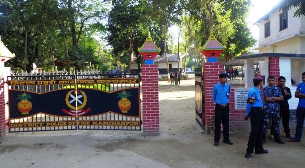 कञ्चनपुरमा भन्सार छलीका प्रचारप्रसार सामग्री बरामद