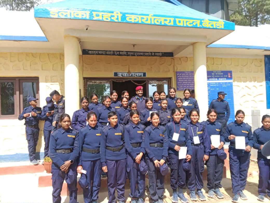 बैतडीमा प्रतिनिधि सभा निर्वाचनमा खटिएका निर्वाचन प्रहरीको बिदाइ