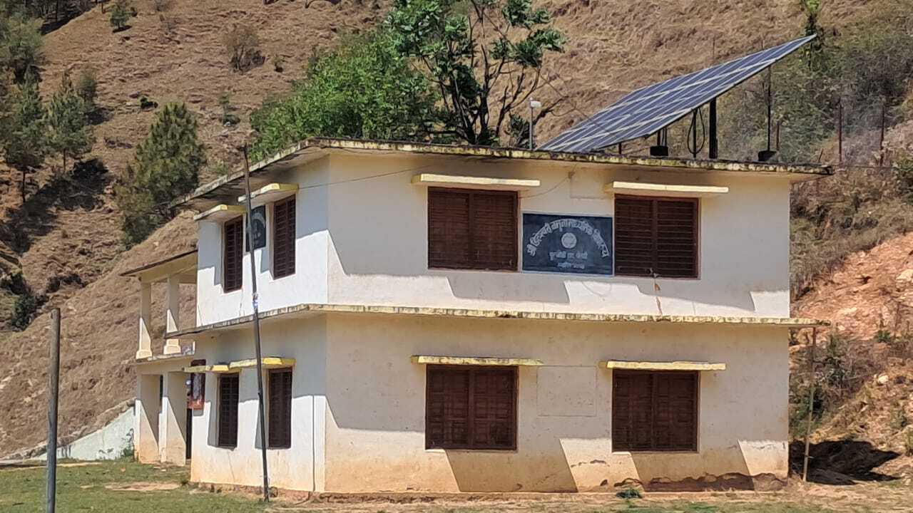 बैतडीमा इन्टरनेट सेवा स्तरीय नहुँदा विद्यालयका कामकाज प्रभावित