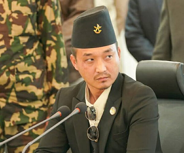 चौतर्फी आलोचनापछि गृहमन्त्री गुरुङले दिए राजीनामा