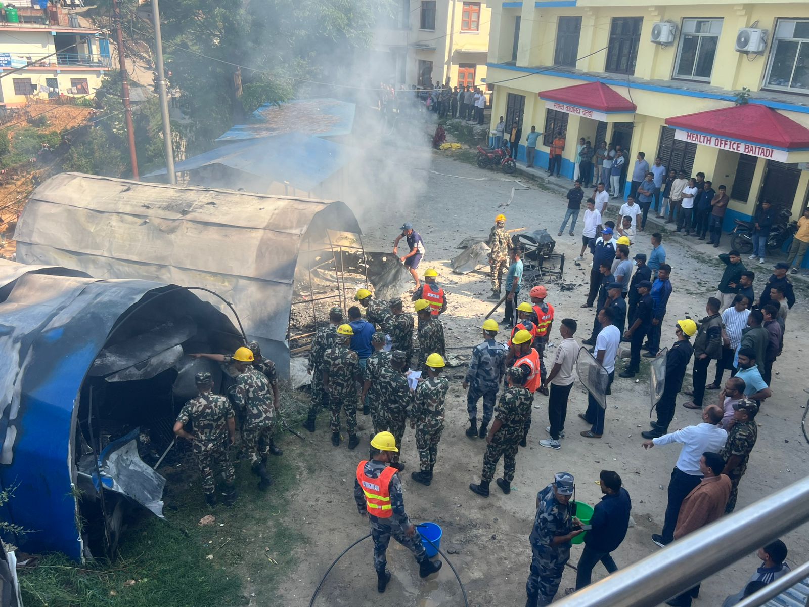 जिल्ला अस्पताल बैतडीको पुरानो गोदाममा आगलागी