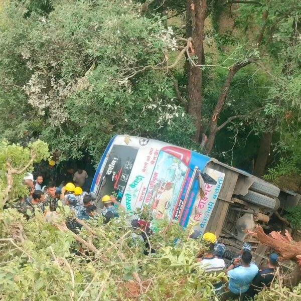 बैतडीमा बस दुर्घटनाः एकजनाको मृत्यु, १० जना घाइते