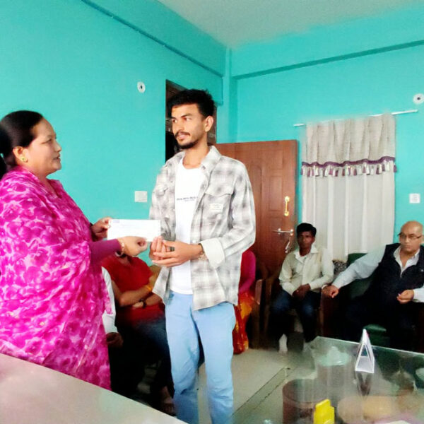 उपप्रमुखको भत्ता विपन्न विद्यार्थीलाई