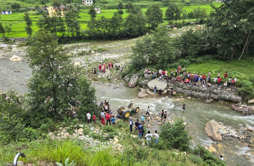 बैतडीको पुर्चौडीमा ट्याक्टर दुर्घटना हुँदा चालकको घटनास्थलमै मृत्यु