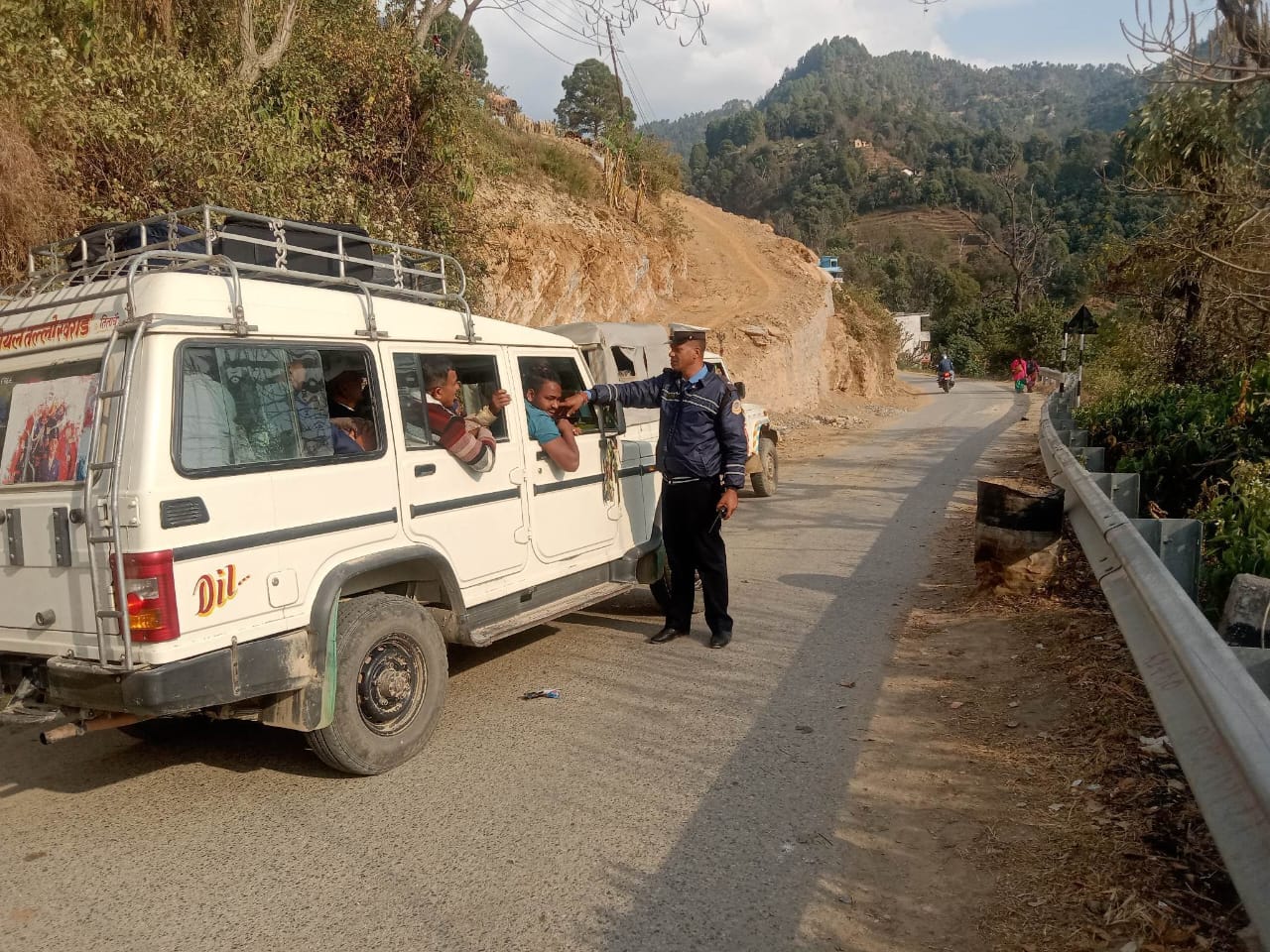 बैतडीमा ट्राफिक नियम उल्लंघन गर्ने एक हजार ५०८ सवारीसाधन कारवाहीमा