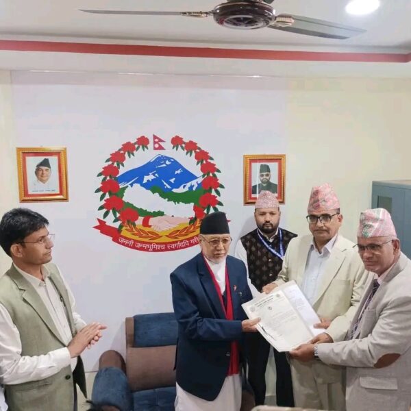 सुदूरपश्चिम मुख्यमन्त्रीमा नेकपाका खगराज भट्ट नियुक्त