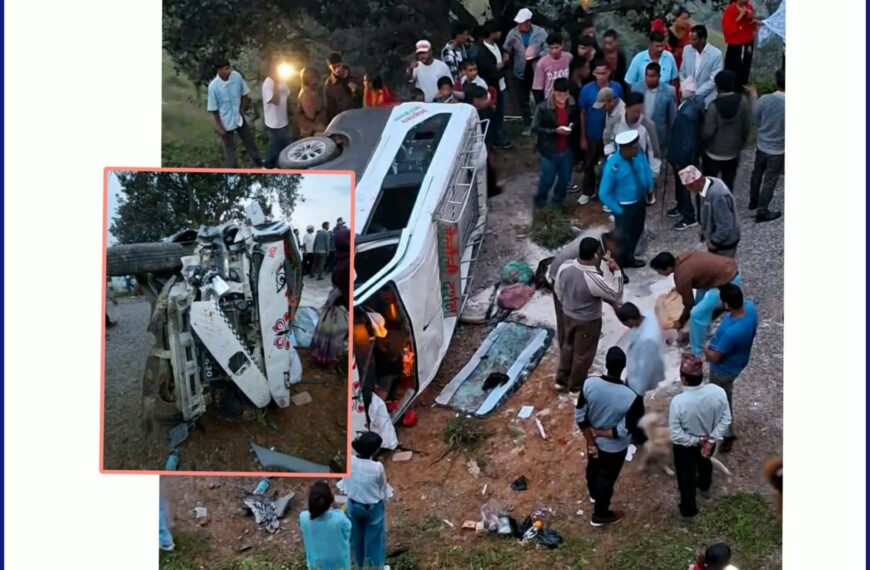 बैतडीमा ईभी गाडी दुर्घटना हुँदा २० जना घाइते, ४ गम्भीर (नामावलीसहित)